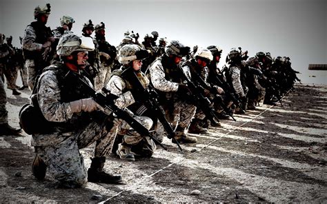 Get Military Wallpapers .